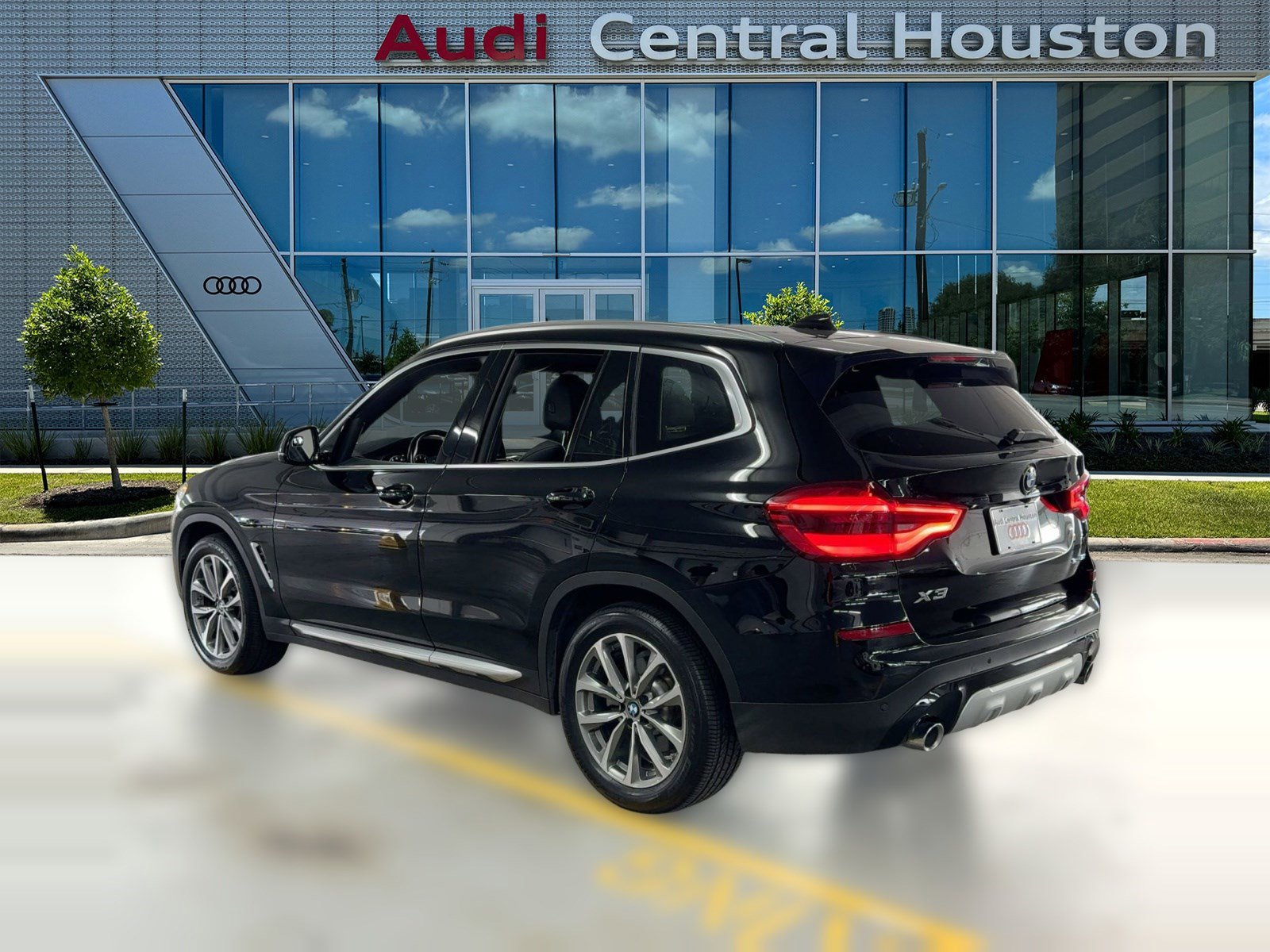 Used 2019 BMW X3 sDrive30i image 3