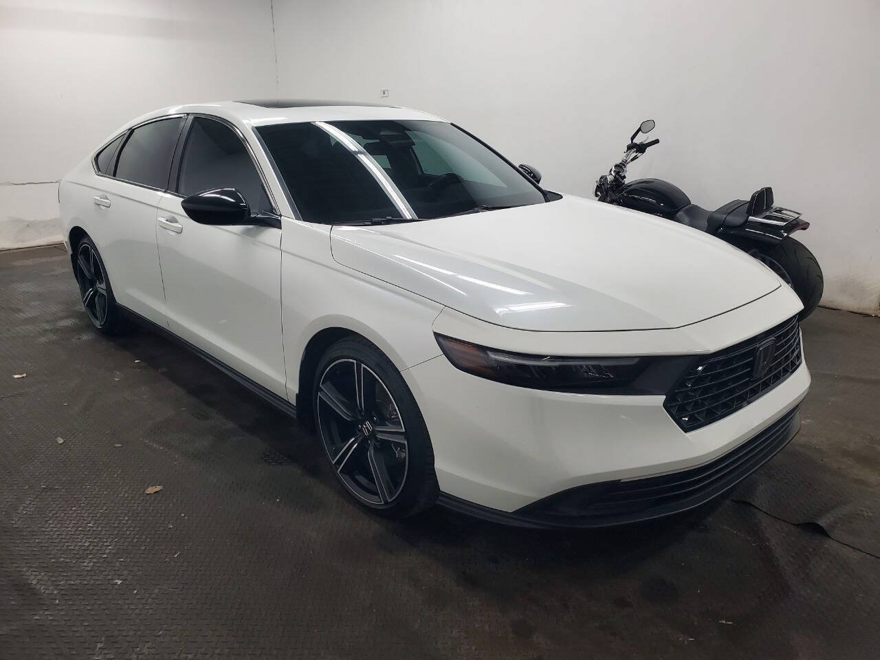 Used 2024 Honda Accord Sport image 3
