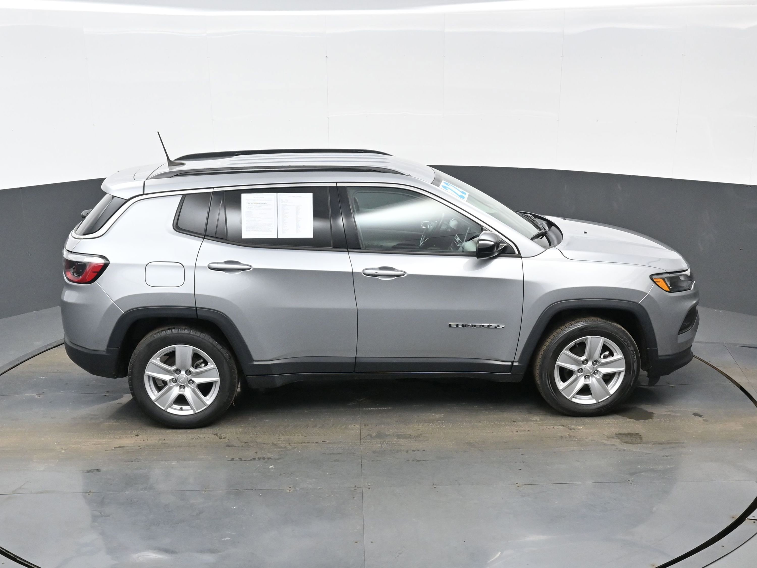 Used 2022 Jeep Compass Latitude w/ Convenience Group image 38