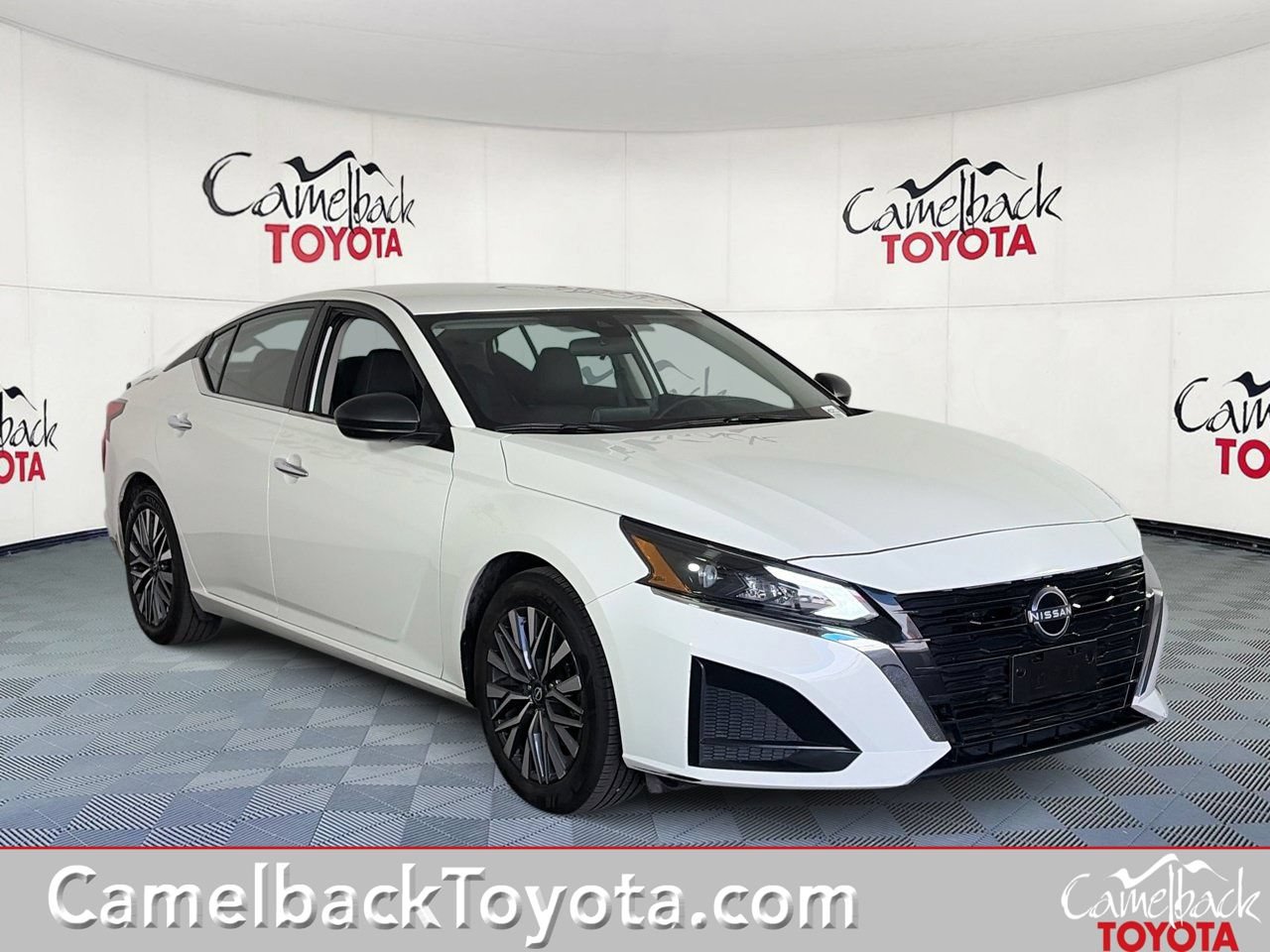 Used 2025 Nissan Altima 2.5 SV FWD image 1