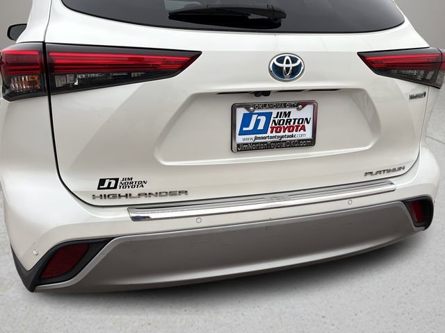 Used 2020 Toyota Highlander Platinum FWD image 29