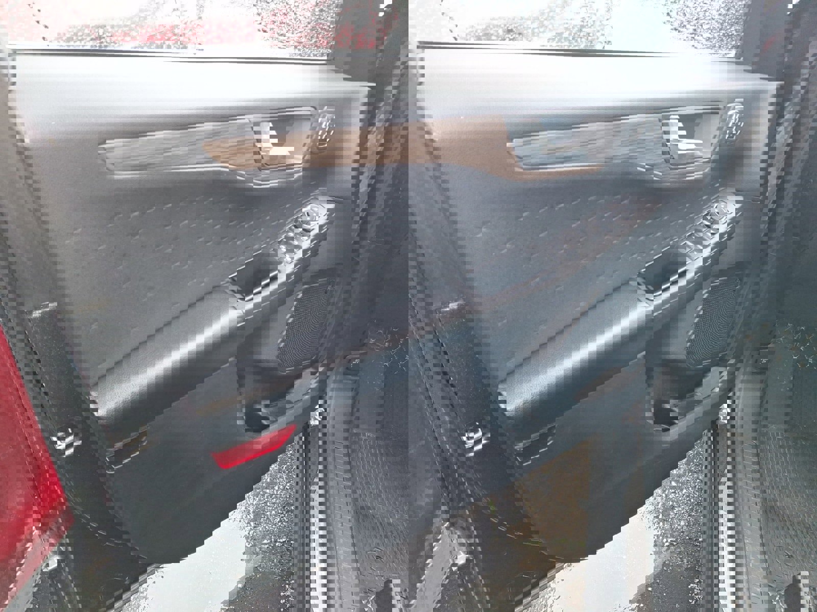 Used 2020 Ford Escape Titanium image 8