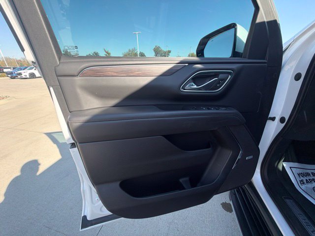 Used 2023 Chevrolet Tahoe LT w/ LT Signature Package AWD/4WD image 9