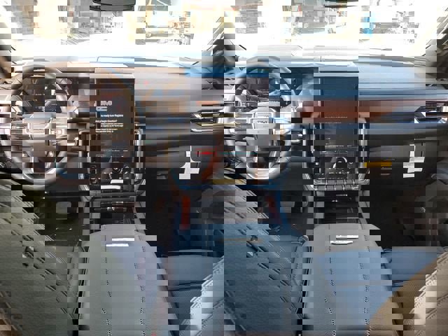 New 2026 GMC Yukon XL Denali w/ Sun & Power Step Package RWD image 12