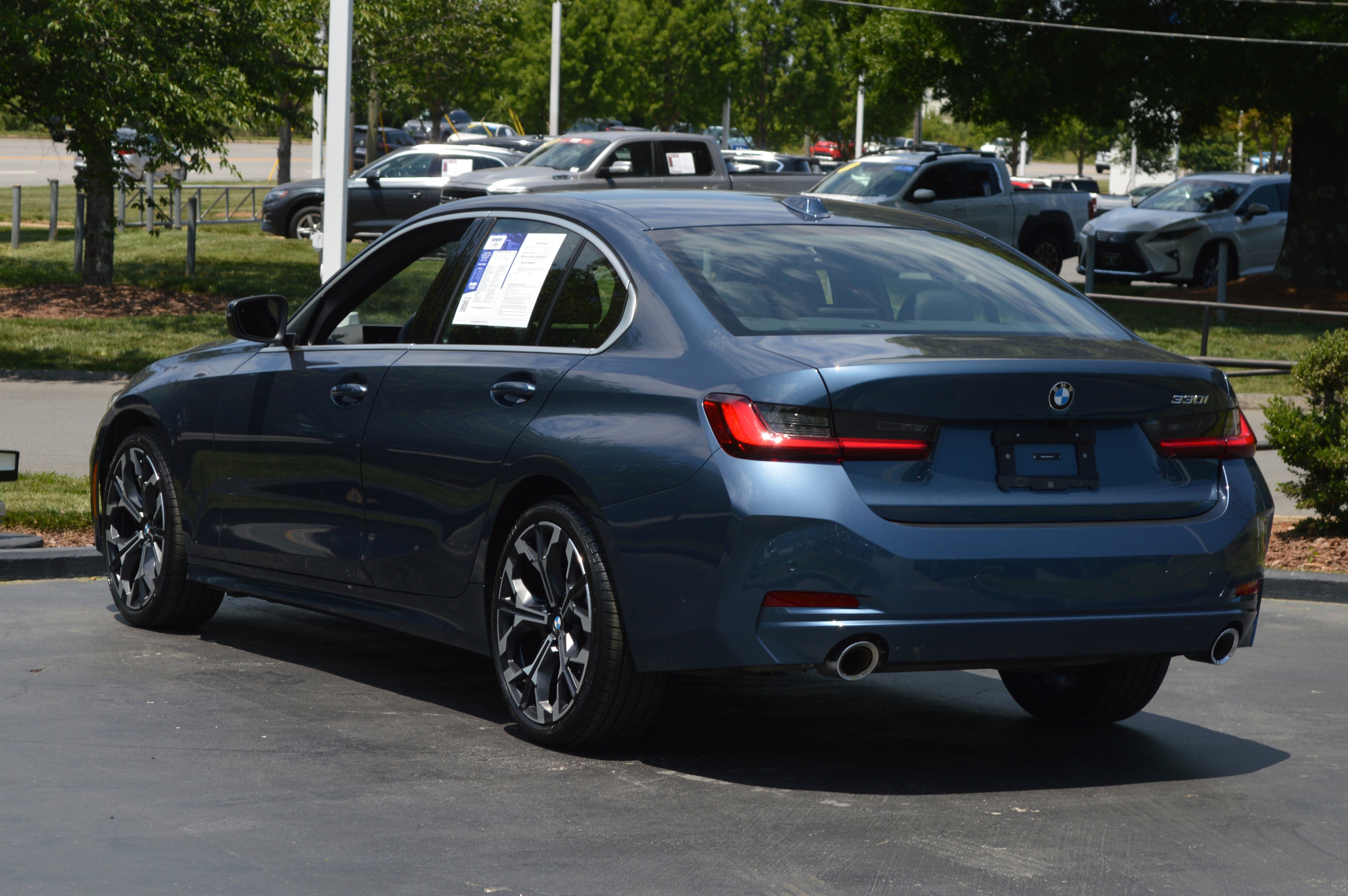 Certified 2025 BMW 330i Sedan RWD image 9