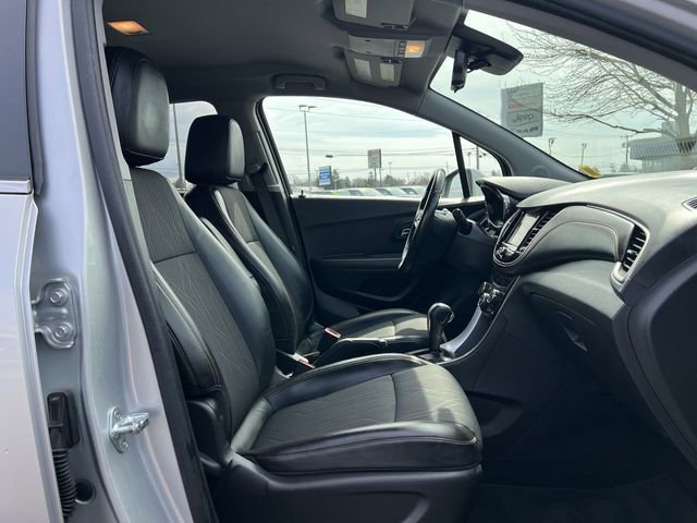 Used 2019 Chevrolet Trax LT w/ LT Convenience Package image 19