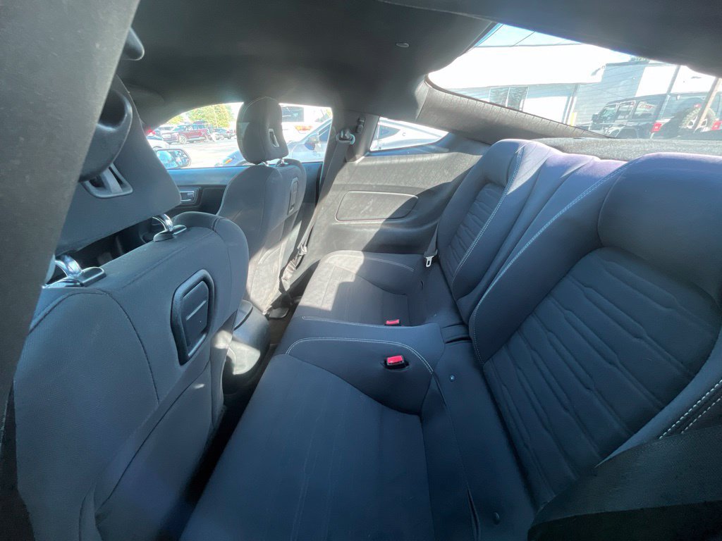 Used 2017 Ford Mustang Coupe RWD image 10