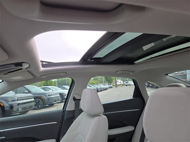 Certified 2024 Hyundai Sonata SEL w/ Convenience Package image 27