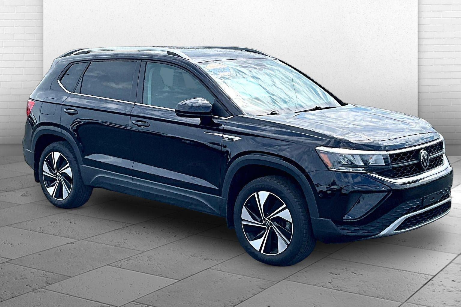 Used 2023 Volkswagen Taos SE AWD/4WD image 1