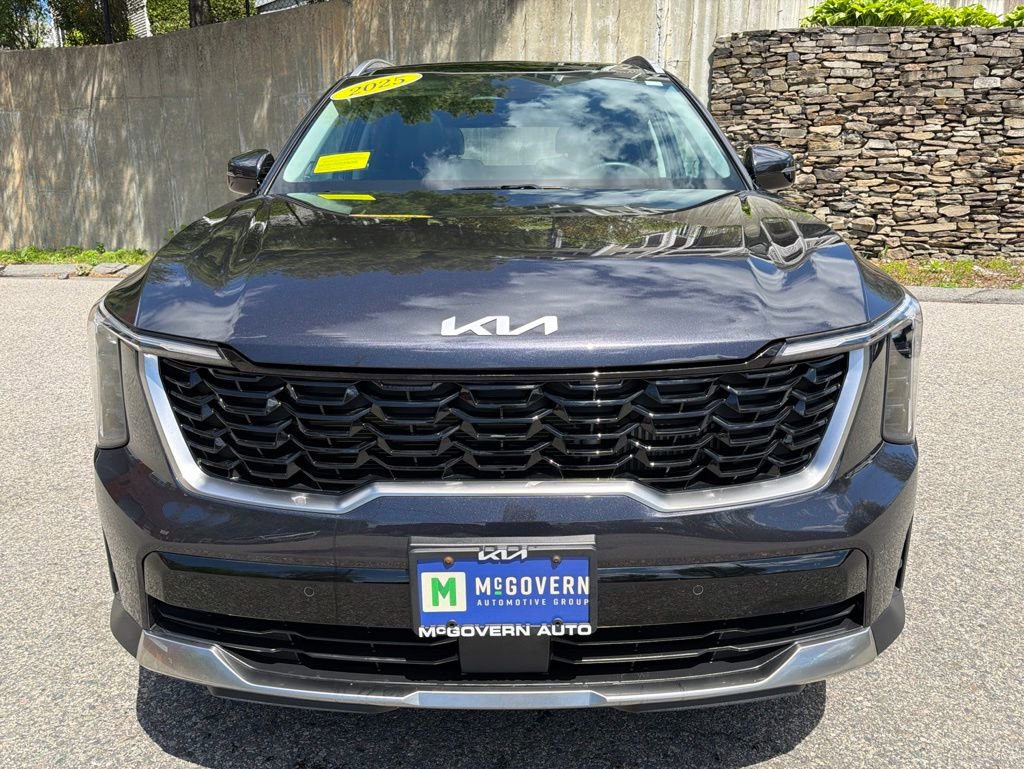 Certified 2025 Kia Sorento EX w/ Panoramic Sunroof Package AWD/4WD image 8