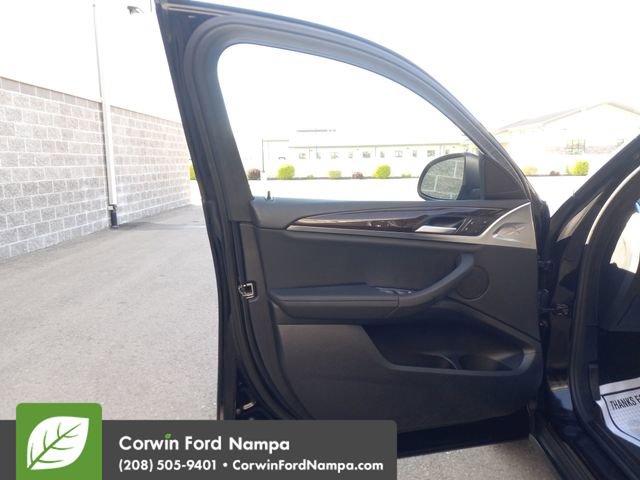 Used 2025 BMW X4 xDrive30i image 10