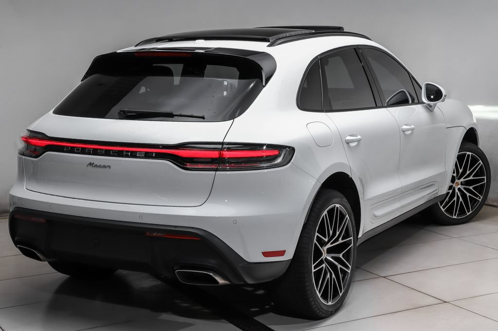 Used 2025 Porsche Macan AWD/4WD image 3