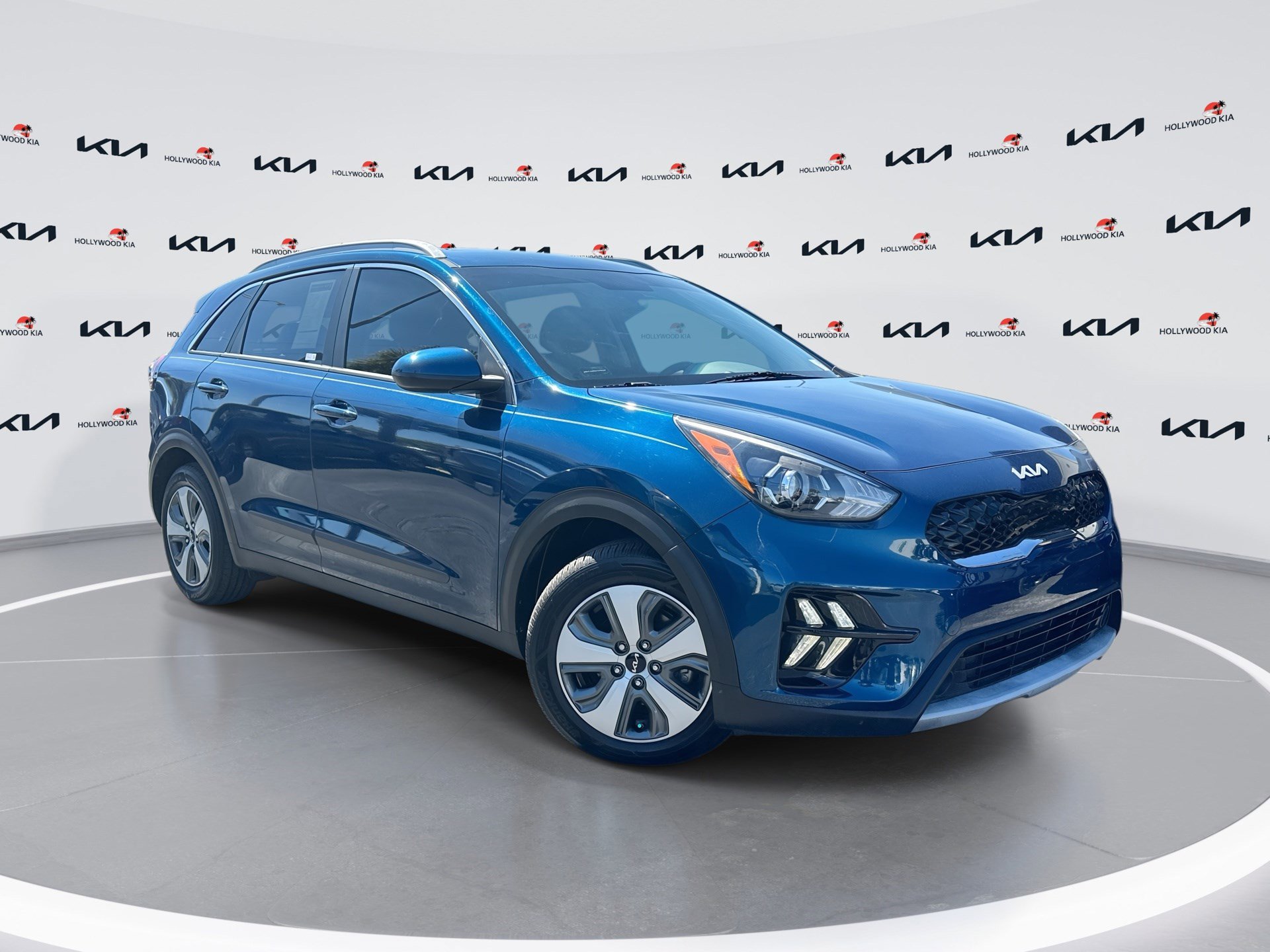 Used 2022 Kia Niro LX video 1