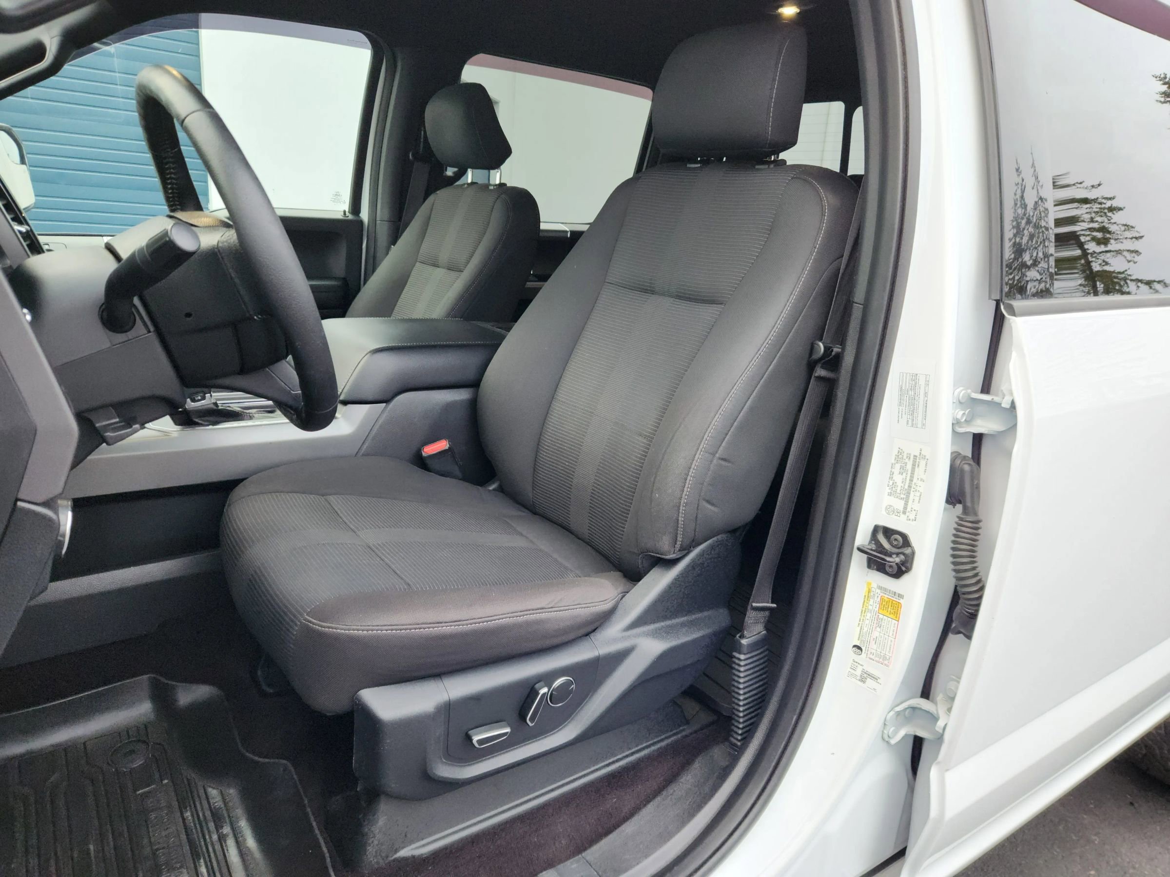 Used 2016 Ford F150 XLT w/ Equipment Group 302A Luxury image 8