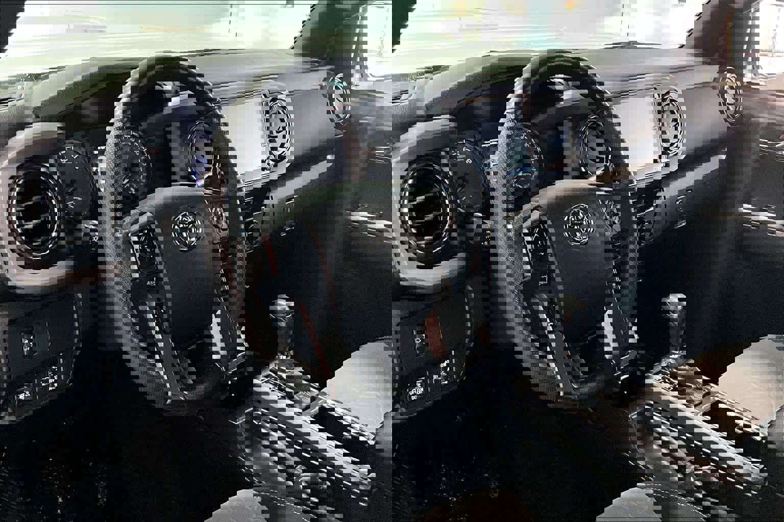 Used 2023 Toyota Tacoma TRD Sport w/ Technology Package image 2