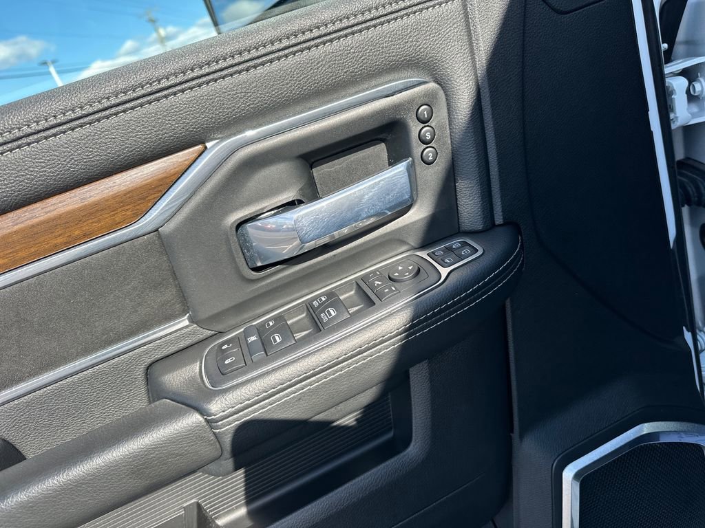 Used 2024 RAM 2500 Laramie AWD/4WD image 15