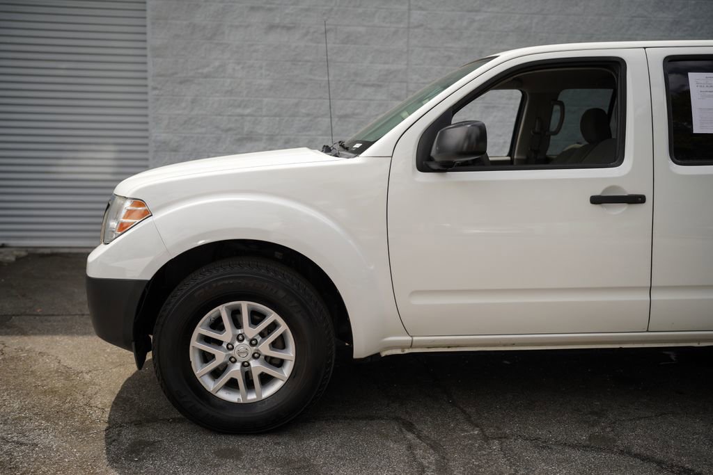 Used 2019 Nissan Frontier SV image 10