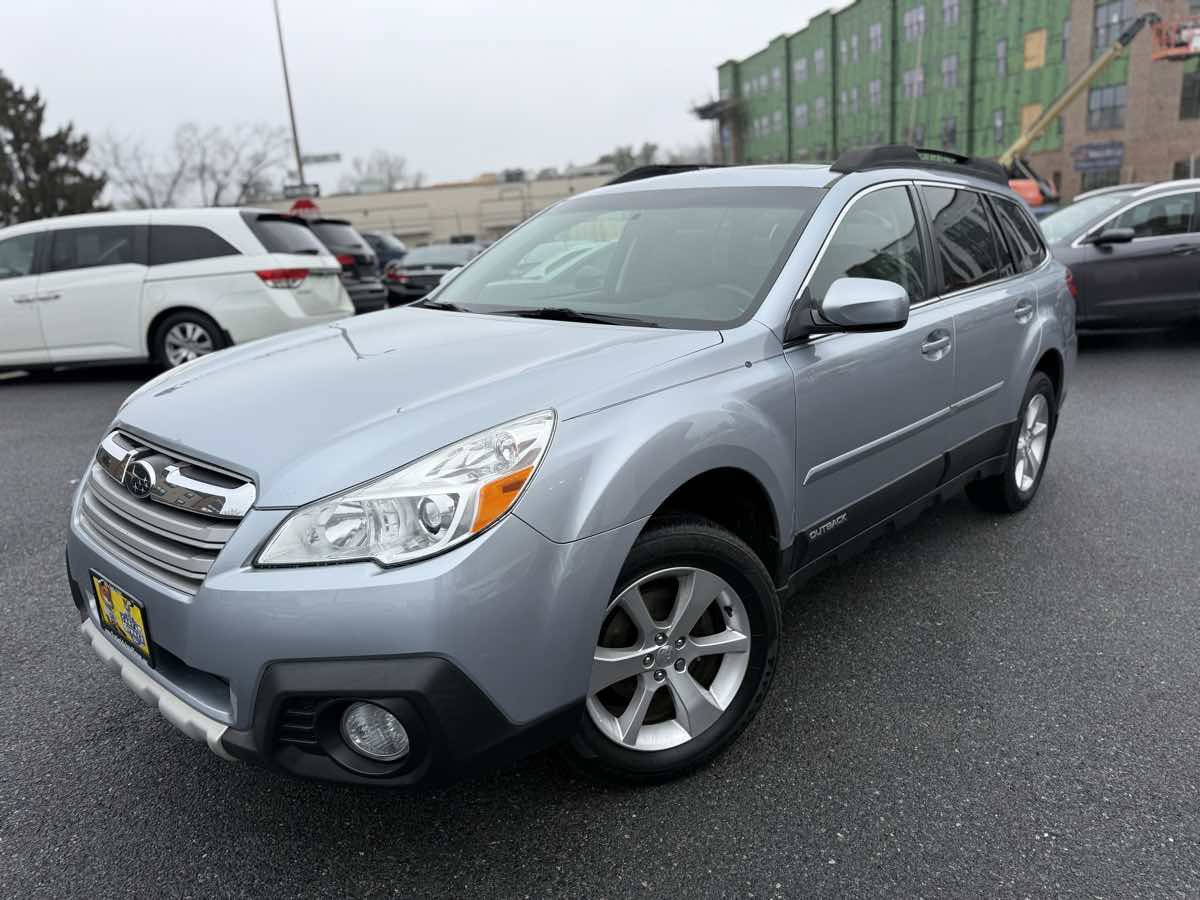 Used 2014 Subaru Outback 2.5i Limited w/ Moonroof Package image 3