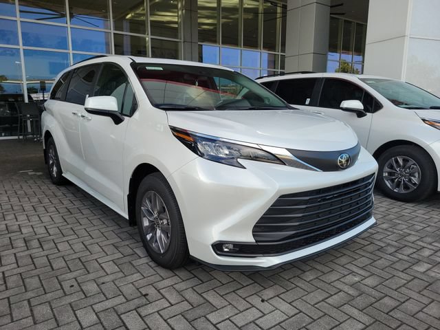 New 2026 Toyota Sienna XLE FWD image 1