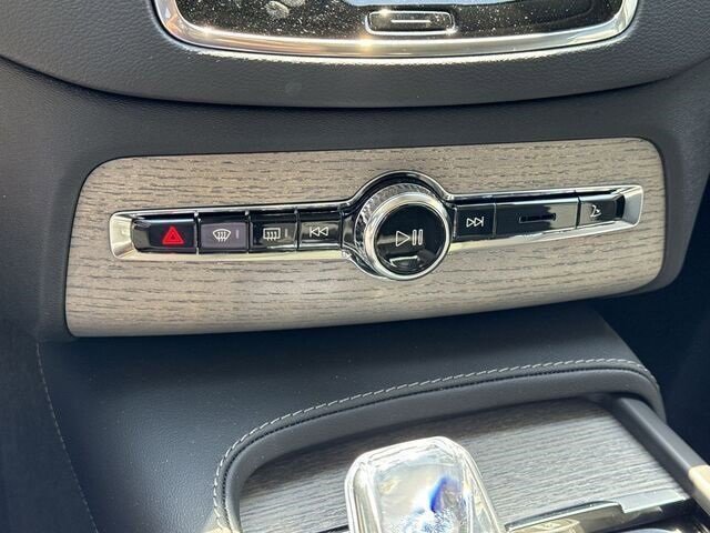 New 2024 Volvo XC90 T8 Ultimate w/ Protection Package Premier image 15