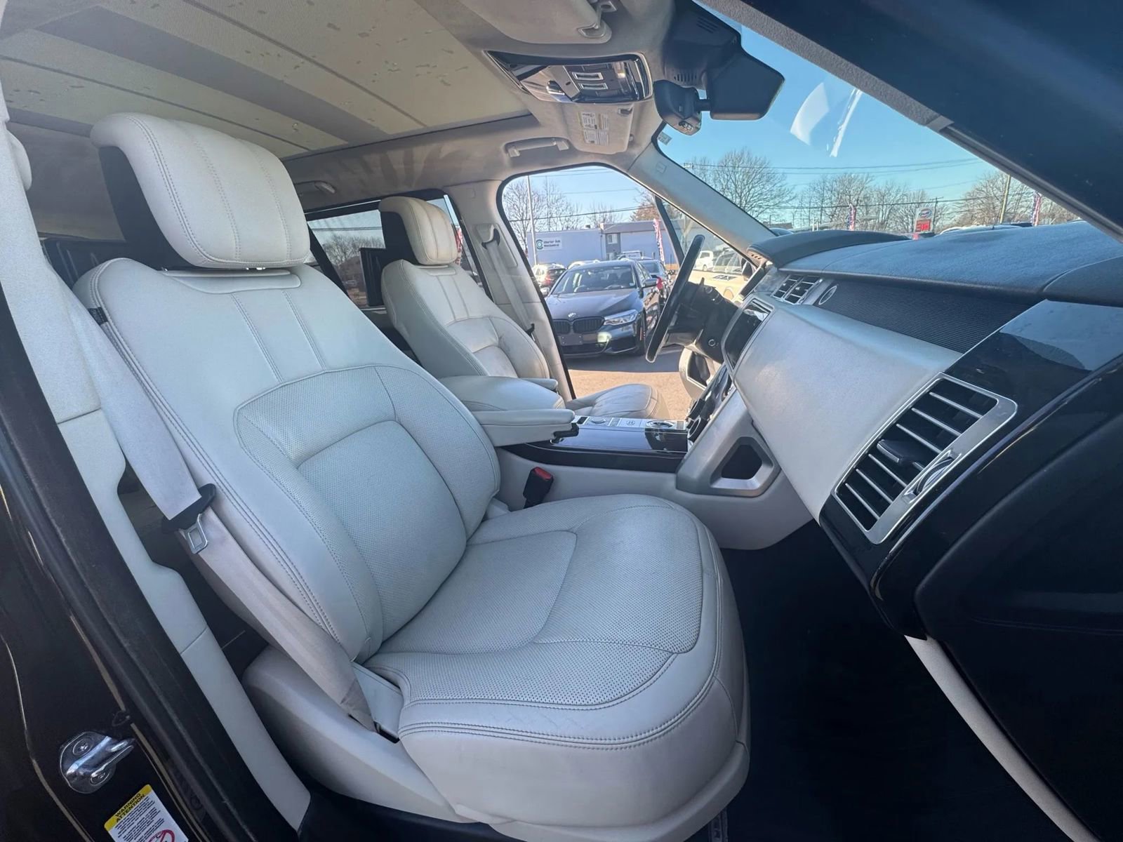 Used 2021 Land Rover Range Rover P525 Westminster Edition LWB image 16