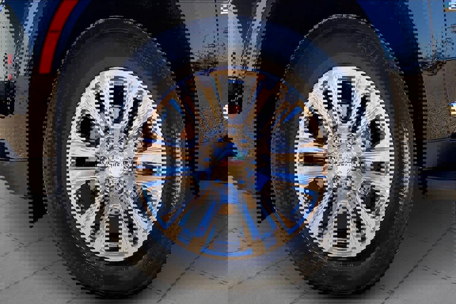 Used 2025 GMC Yukon Denali image 11