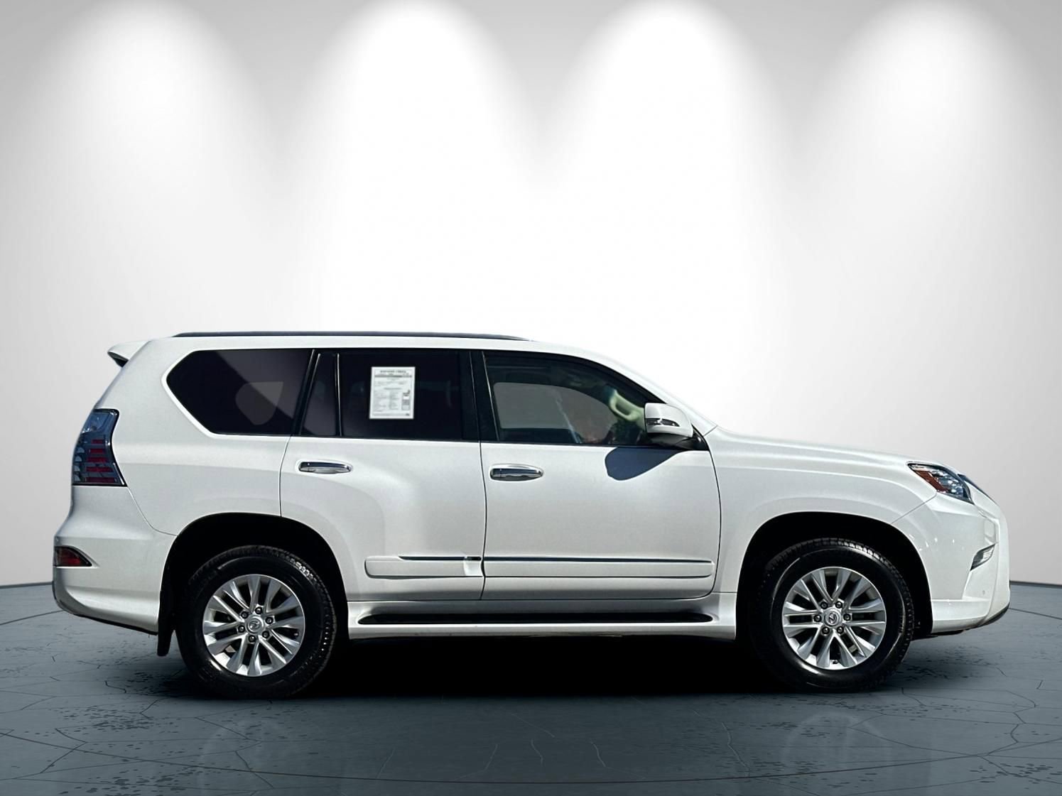 Used 2017 Lexus GX 460 Premium w/ Premium Package image 3