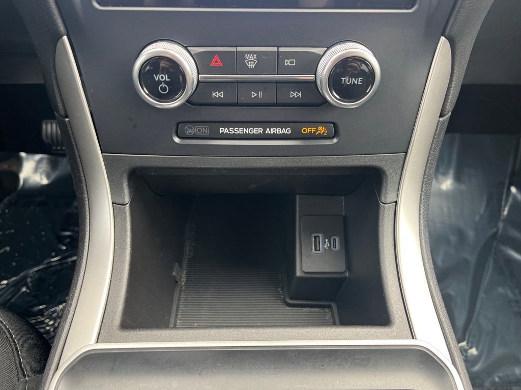 Certified 2023 Ford Edge SE w/ Black Appearance Package image 13