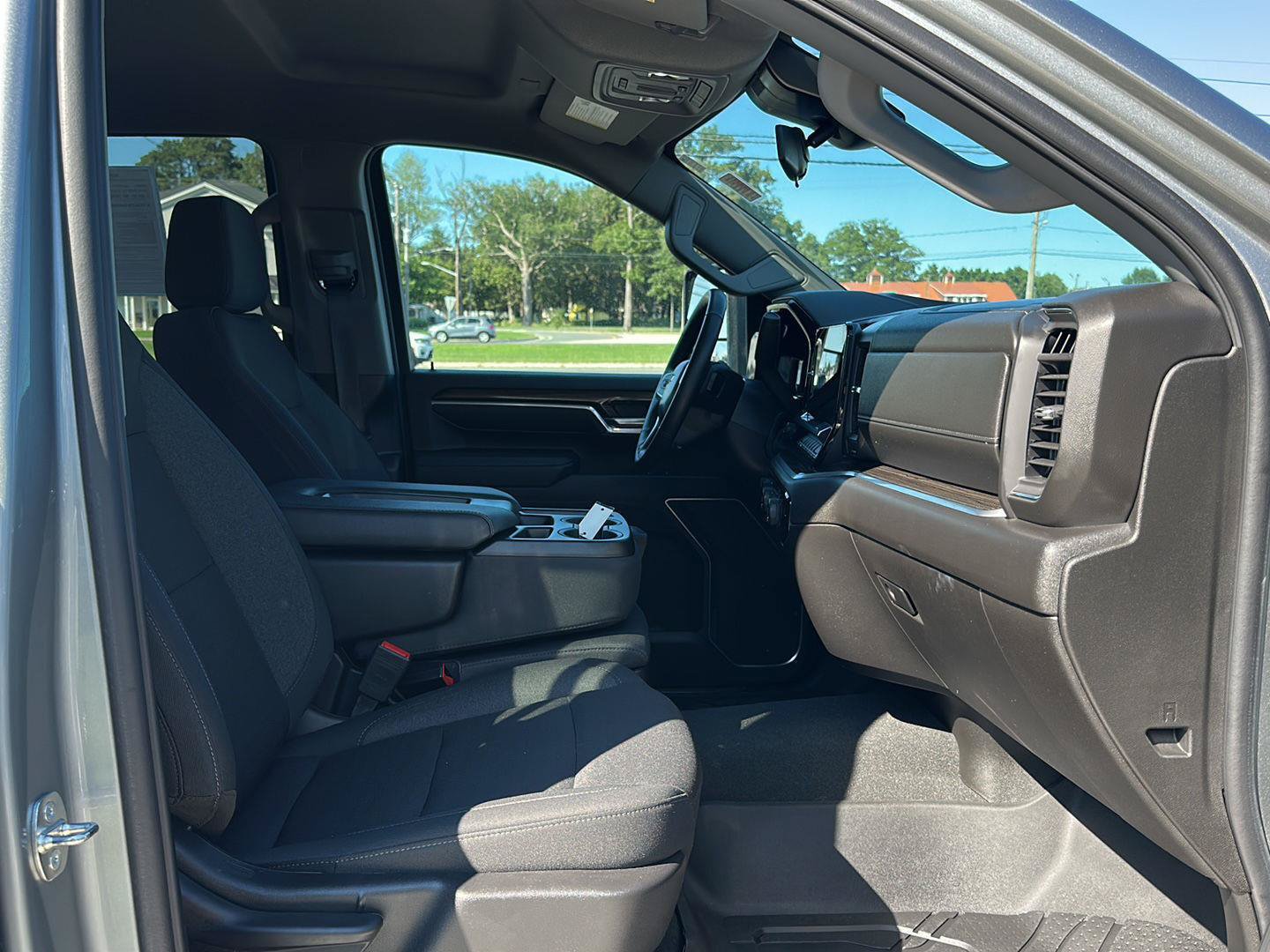 Used 2024 Chevrolet Silverado 2500 LT w/ Convenience Package AWD/4WD image 12