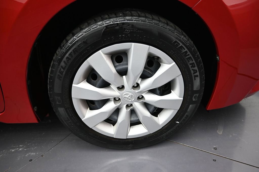 Used 2016 Toyota Corolla LE FWD image 9