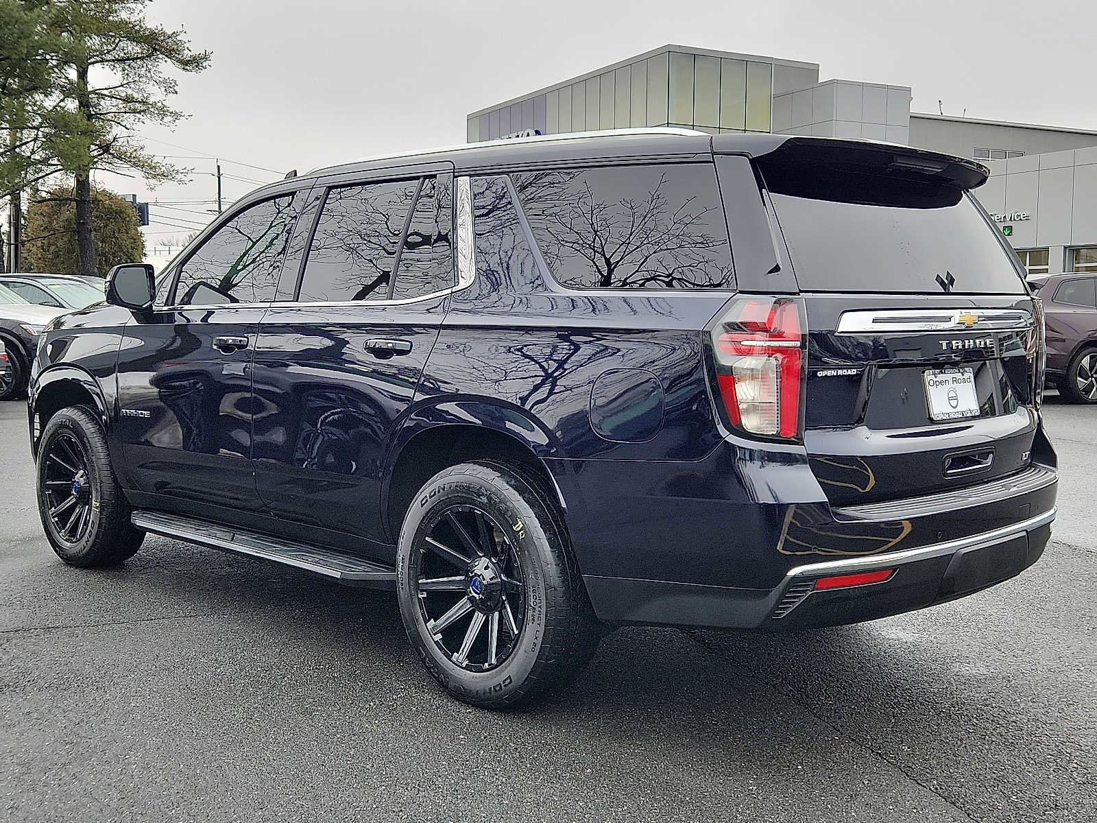 Used 2022 Chevrolet Tahoe LT w/ LT Signature Package image 5