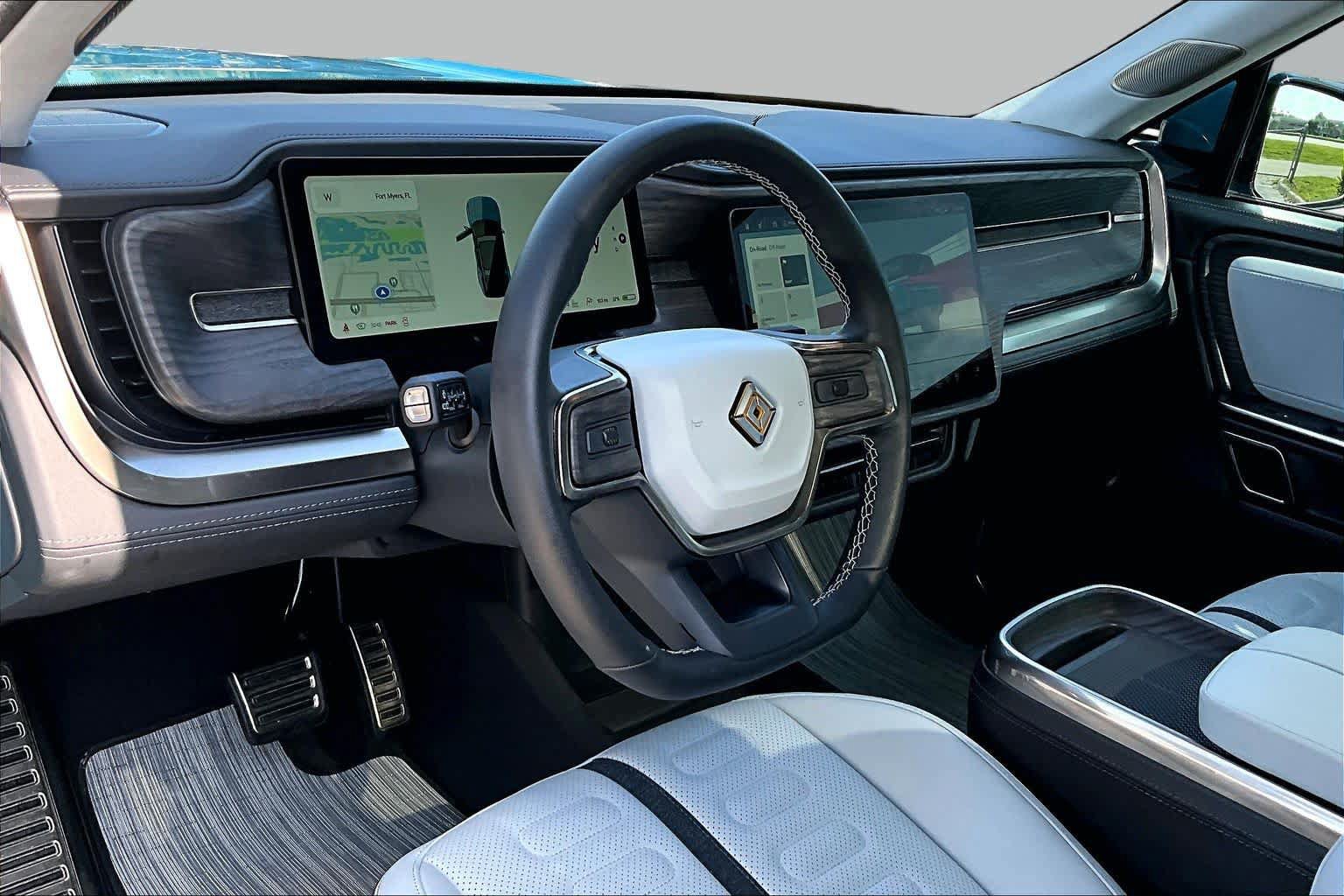 Used 2023 Rivian R1S Adventure AWD/4WD image 17