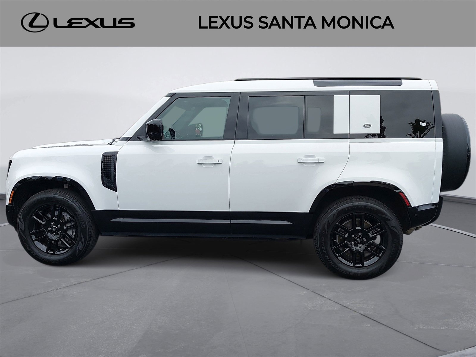 Used 2023 Land Rover Defender 110 X-Dynamic SE image 8