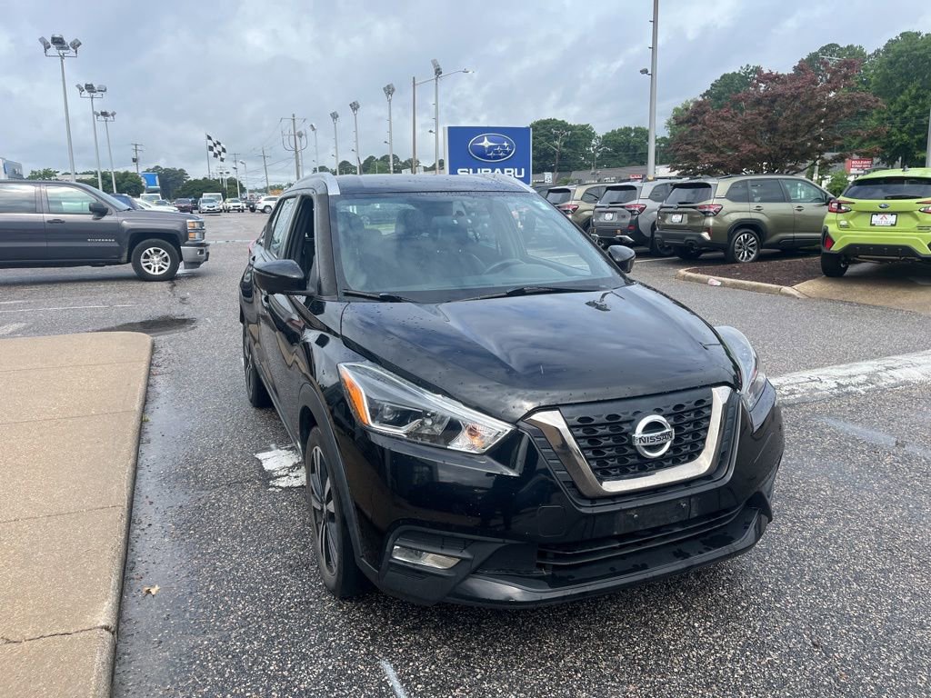 Used 2019 Nissan Kicks SR w/ SR Premium Package FWD image 2