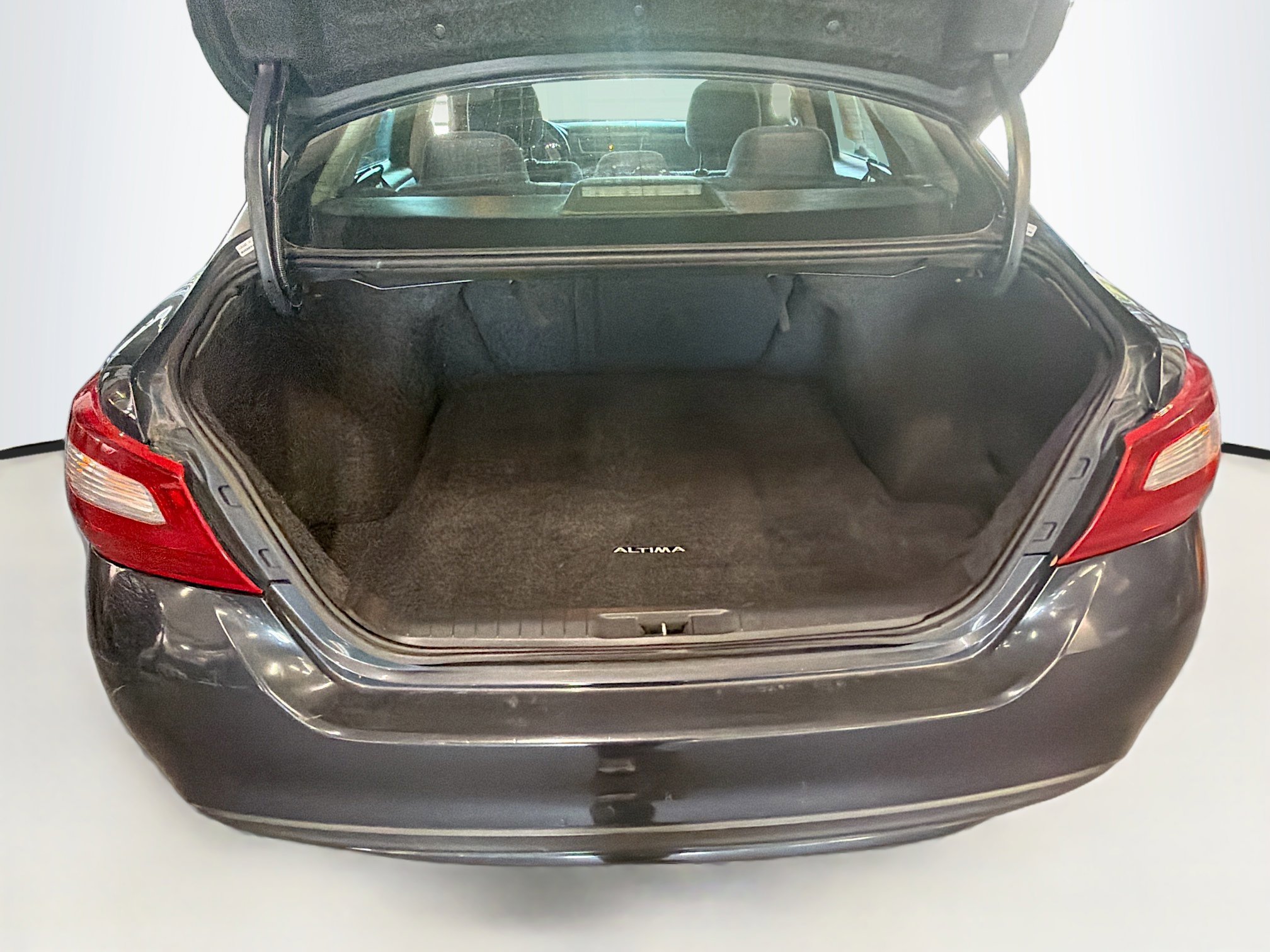 Used 2018 Nissan Altima 2.5 SV FWD image 28