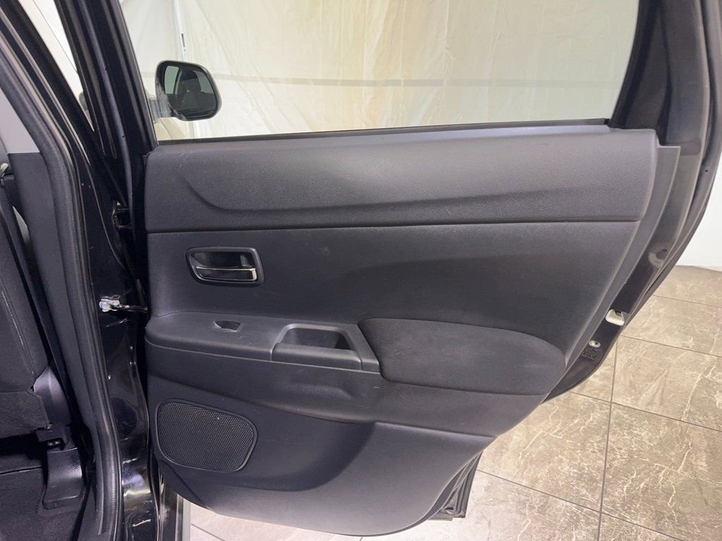 Used 2020 Mitsubishi Outlander Sport 2.0 ES image 44