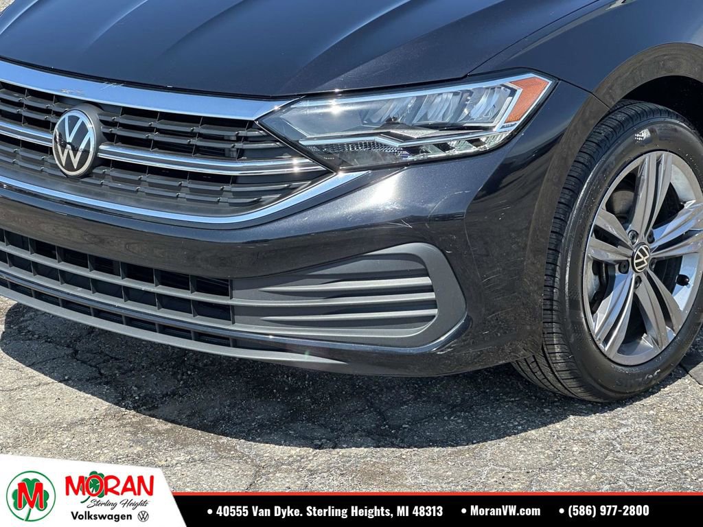 Certified 2023 Volkswagen Jetta SE FWD image 8