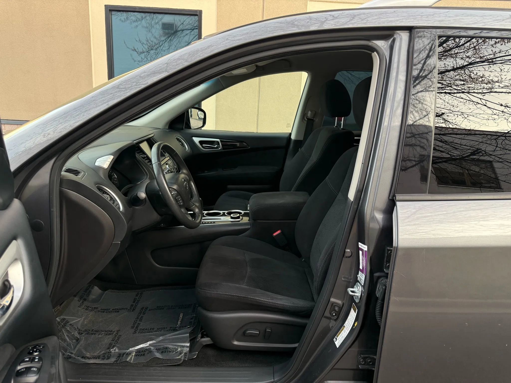 Used 2016 Nissan Pathfinder SV image 15