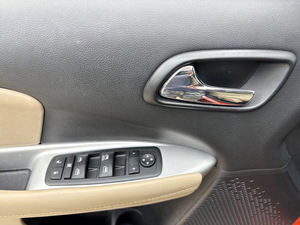 Used 2013 Dodge Journey SXT w/ Flexible Seating Group image 16