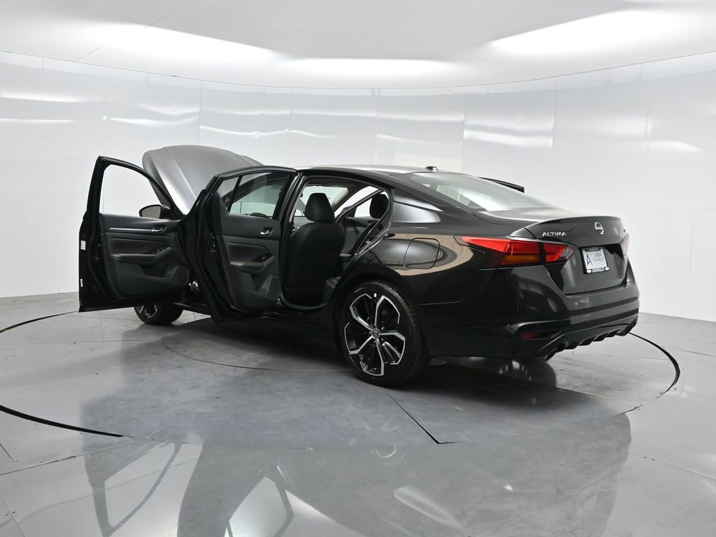 Used 2023 Nissan Altima 2.5 SR image 39