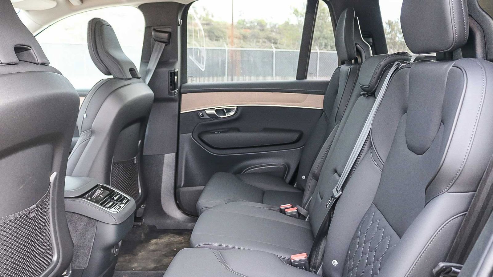 Used 2025 Volvo XC90 B6 Core w/ Protection Package Premier AWD/4WD image 20