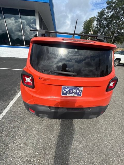 Used 2016 Jeep Renegade Latitude FWD image 34
