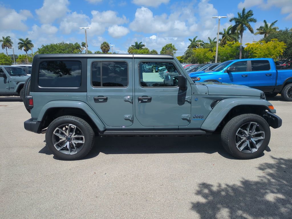 Used 2024 Jeep Wrangler Unlimited AWD/4WD image 5