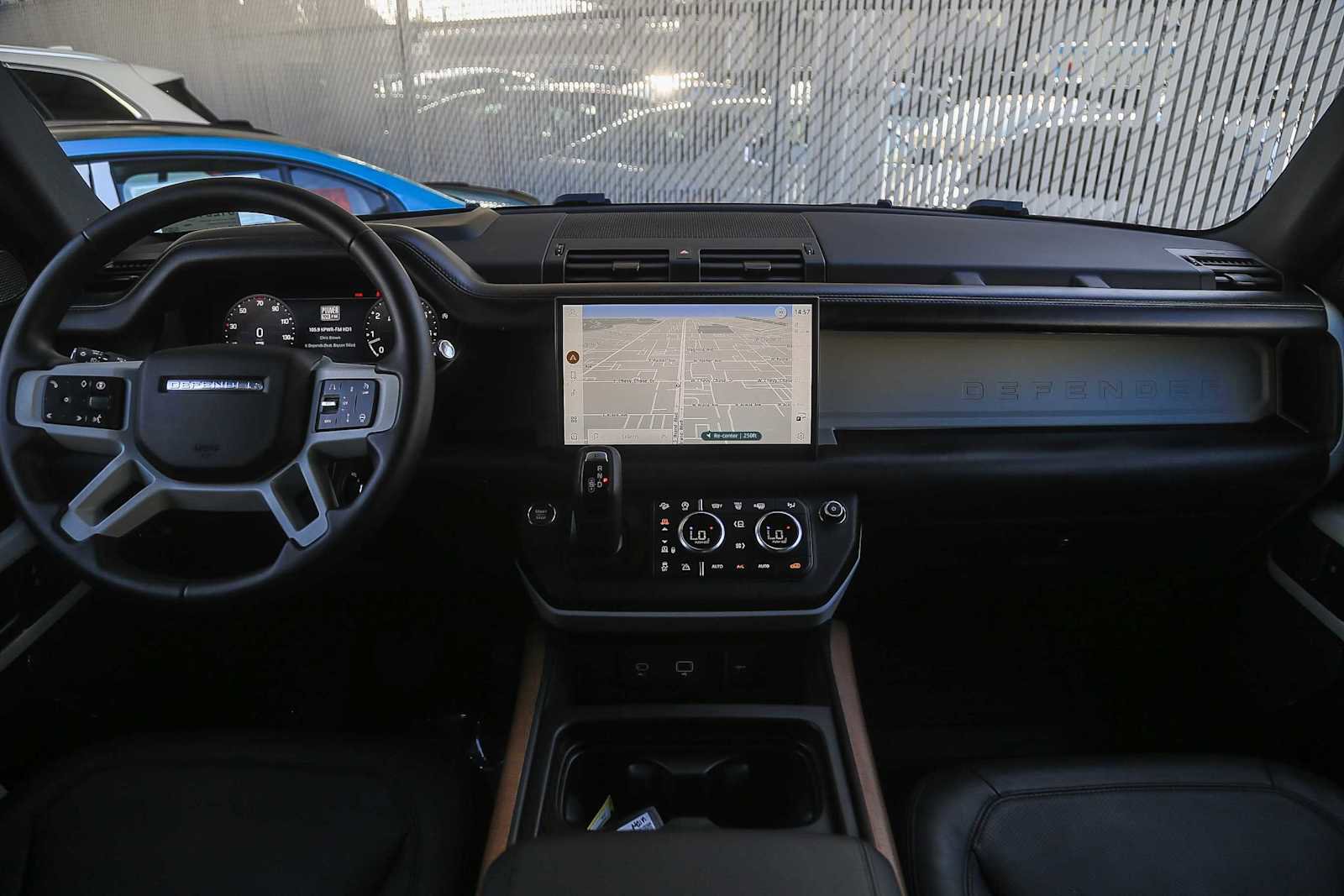 Used 2024 Land Rover Defender 110 SE image 9