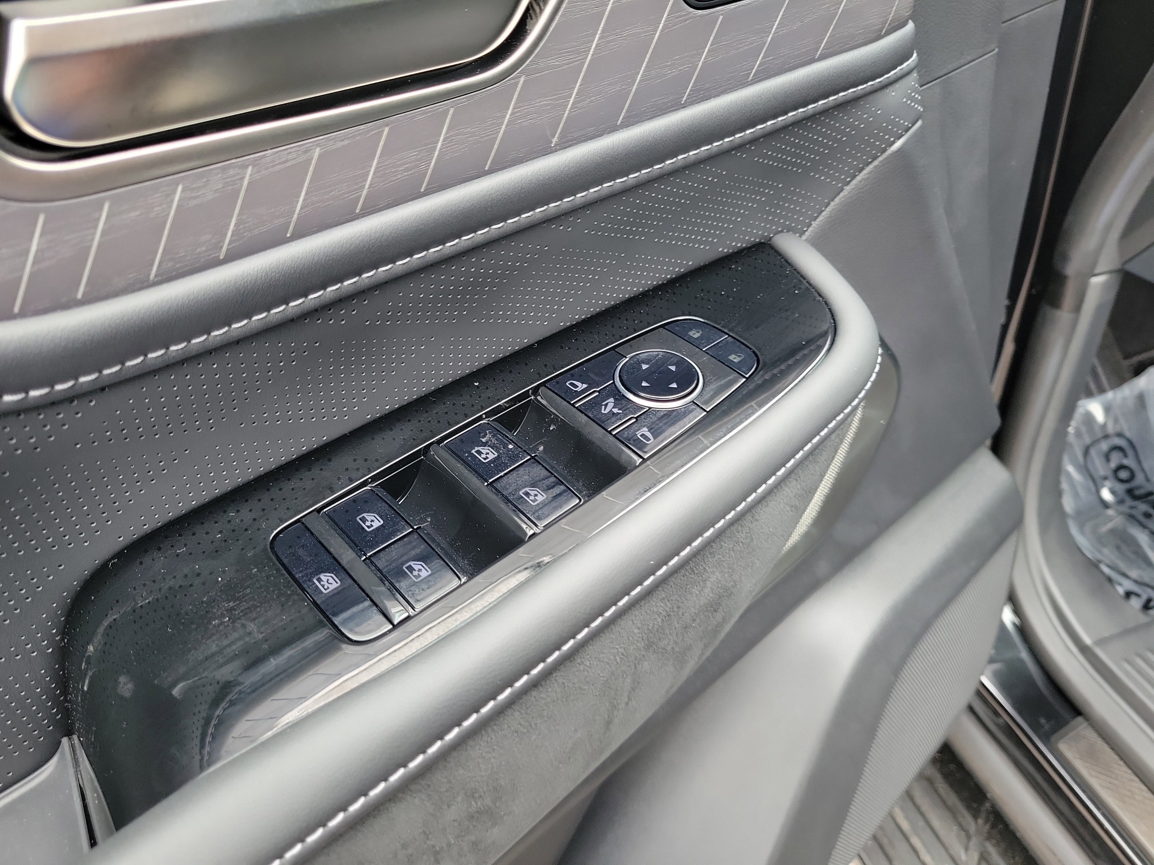 New 2026 INFINITI QX80 Autograph image 16