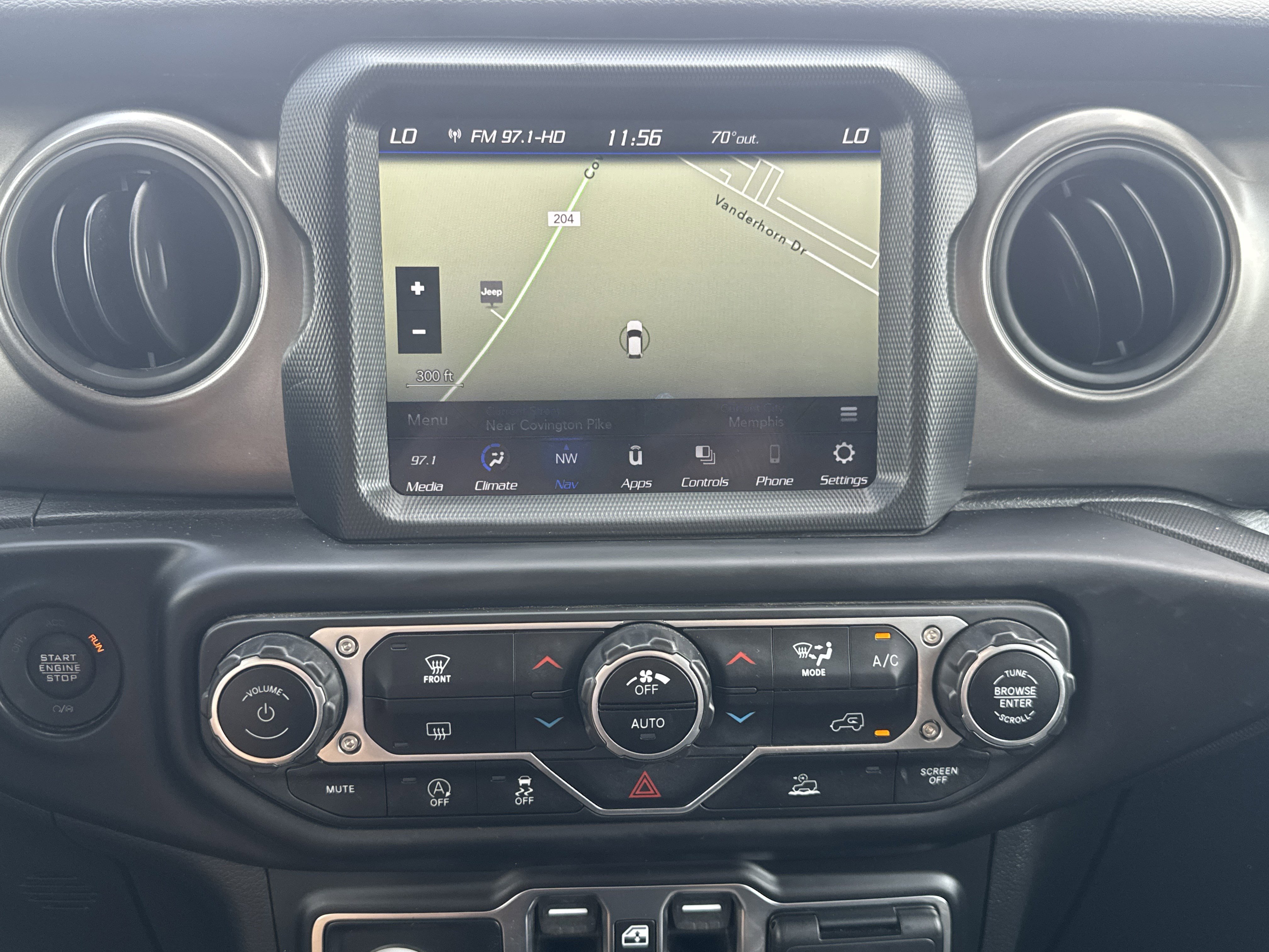 Used 2023 Jeep Gladiator Sport image 11