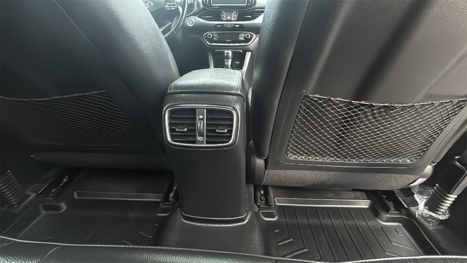 Used 2018 Hyundai Elantra GT w/ Tech Package 03 image 22