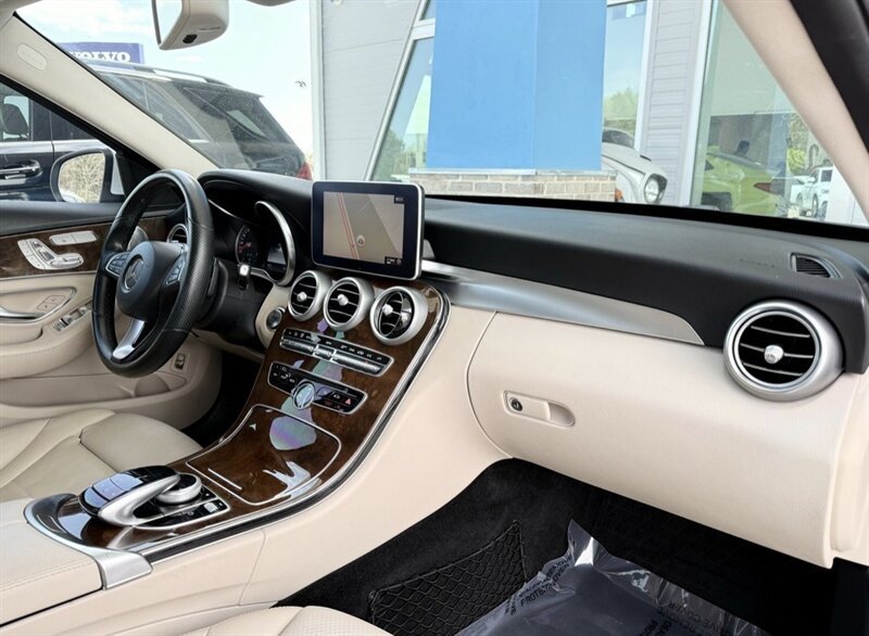 Used 2016 Mercedes-Benz C 300 4MATIC Sedan image 30