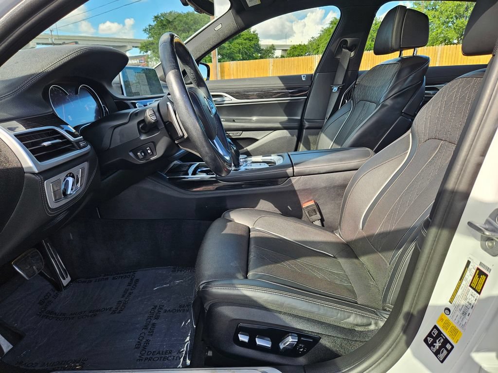 Used 2019 BMW 750i xDrive w/ M Sport Package AWD/4WD image 19