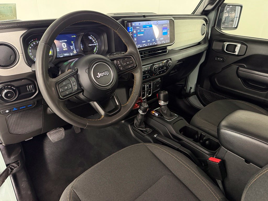 Used 2024 Jeep Wrangler Unlimited AWD/4WD image 13